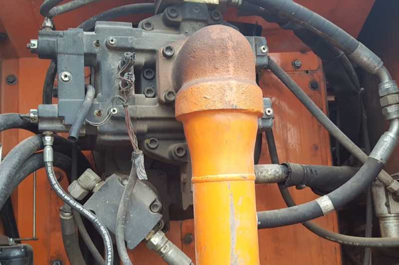 OmecoHub - Immagine DOOSAN D520LC
